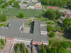 Łódź. Sportowe atrakcje przy szkołach w Łodzi. Pływalnie, Orliki i ściany wspinaczkowe dostępne dla Łodzian
