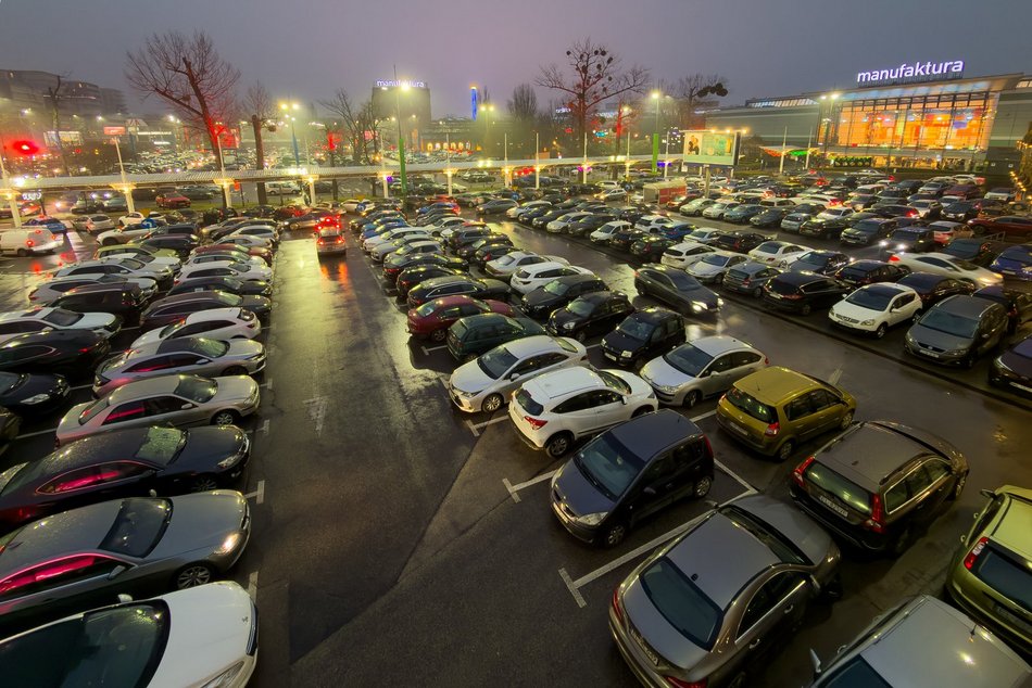 Wybierasz się do Manufaktury w Łodzi? Przygotuj się na szukanie parkingu
