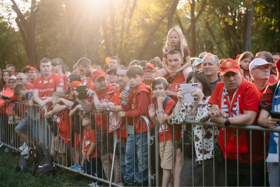 Widzew Łódź zaprezentowany! Byłeś/aś w parku Widzewskim? Odszukaj się w galerii!