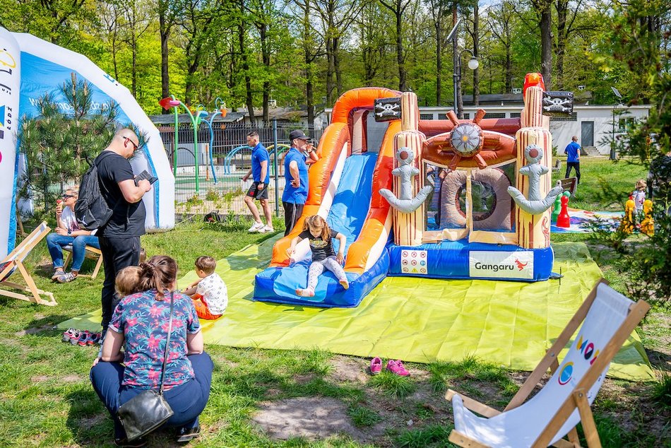 Łódź. Piknik w Arturówku. Łodzianie rozpoczęli majówkę 2025 nad wodą