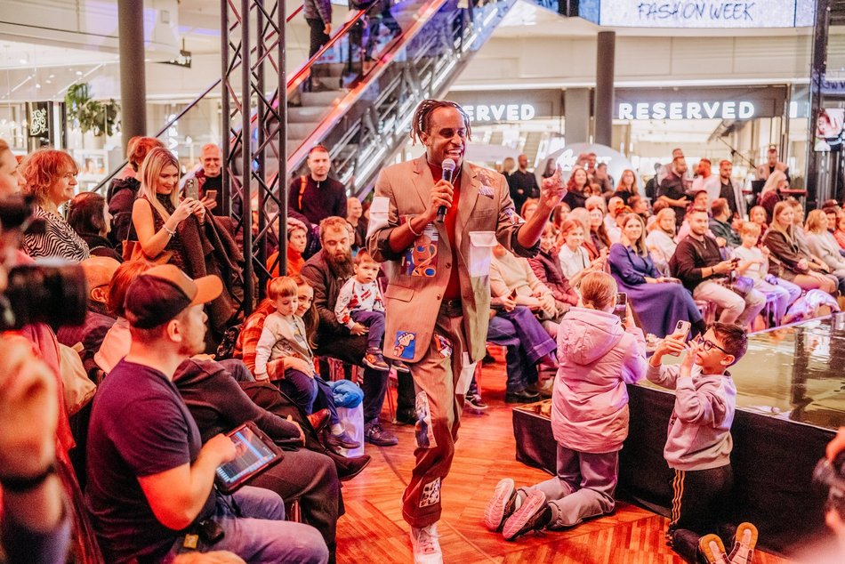 Łódź. Manufaktura Fashion Week w Łodzi. Kolekcja Jarosława Ewerta, koncert Andrzeja Piasecznego i więcej