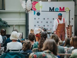 Łódź. Sokrates w piaskownicy. Za nami spektakl w ramach „Lata w MeMo”