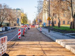 Łódź. Remont Gandhiego w Łodzi. Chodnik gotowy, trwa układanie nowej podbudowy