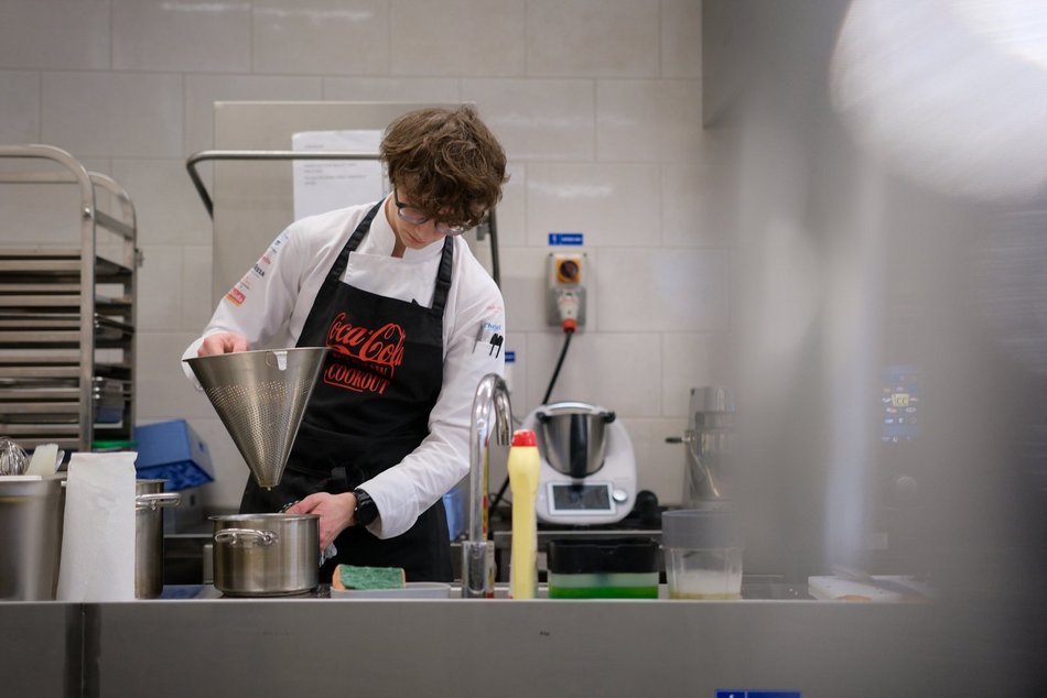 Łódź. Uczniowie Zespołu Szkoł Gastronomicznych w Łodzi