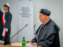 Łódź. Profesor Jerzy Hausner z tytułem doktora honoris causa Uniwersytetu Łódzkiego