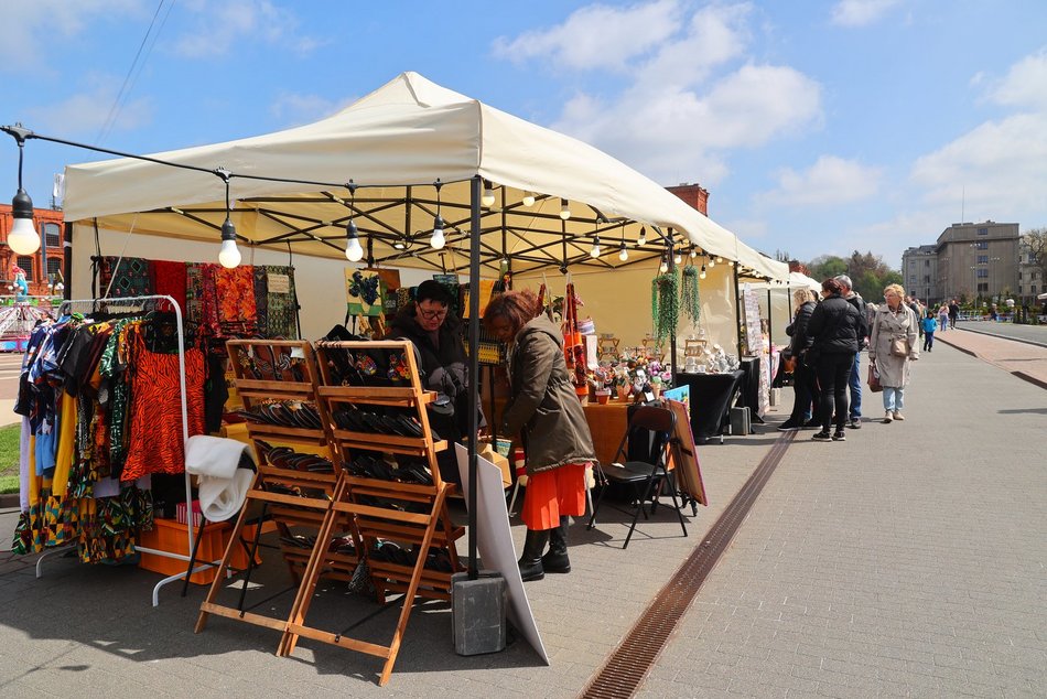 Łódź. Niedziela na targach rękodzieła w Manufakturze