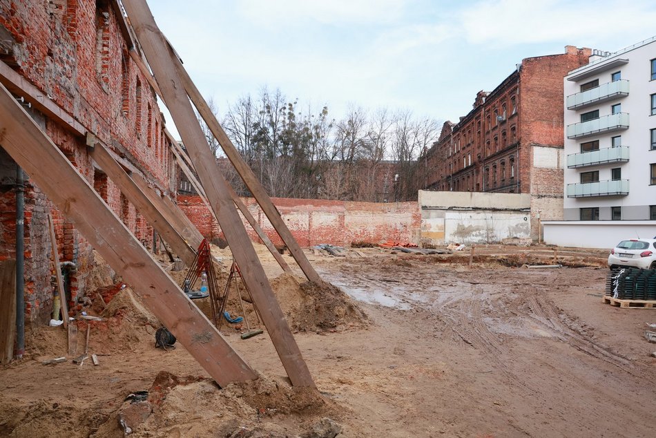 Łódź. Nowe mieszkania przy Mielczarskiego w Łodzi. Były publiczne łaźnie, będą apartamenty