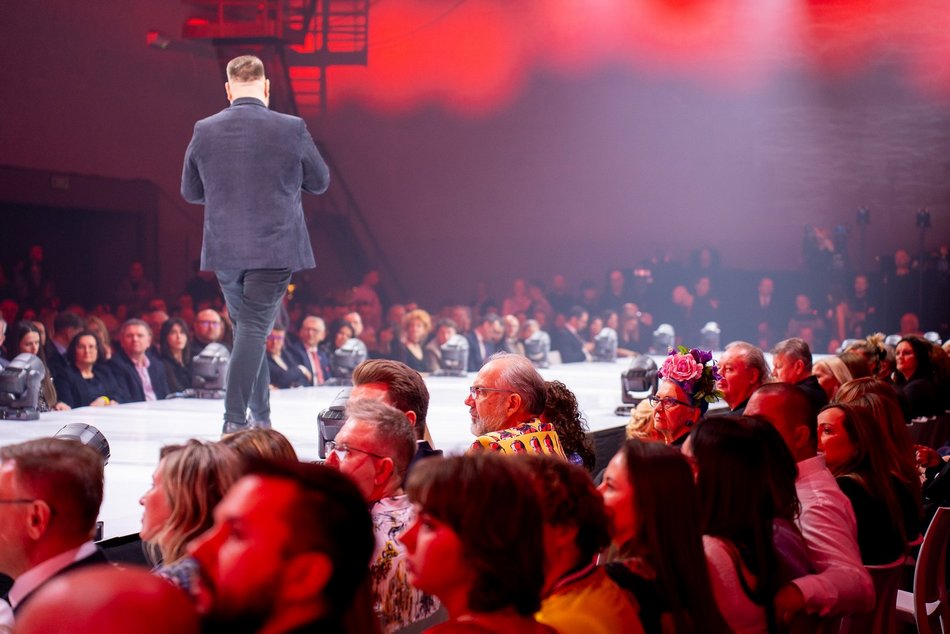 Łódź. Moda i pomaganie w klubie Wytwórnia w Łodzi. Zobacz zdjęcia z gali „poMocni w Modzie by Plesiak”