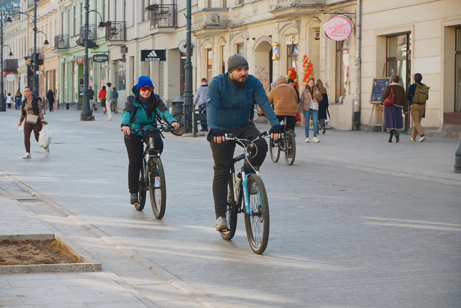 Wiosna w Łodzi! Piotrkowska i Plac Wolności pełne spacerowiczów!