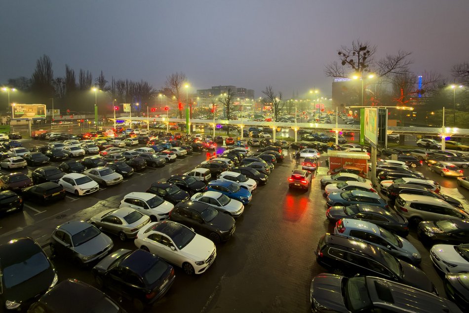 Wybierasz się do Manufaktury w Łodzi? Przygotuj się na szukanie parkingu