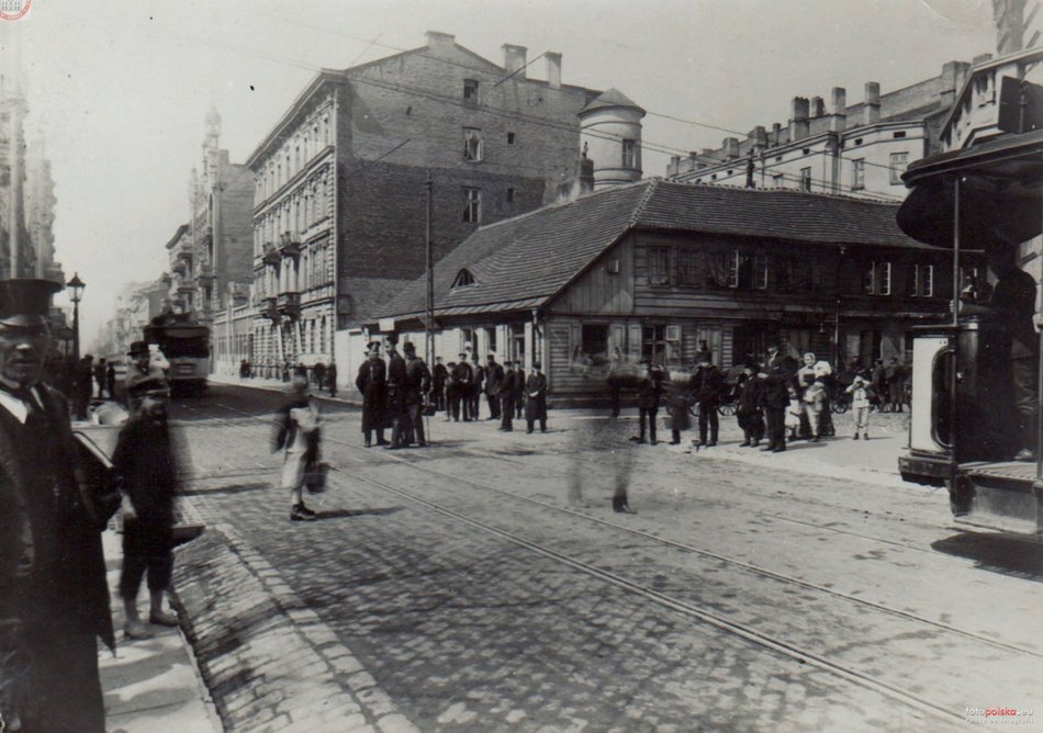 Ulica Narutowicza (wtedy ul. Dzielna) przy skrzyżowaniu z ul. Kilińskiego - rok 1913