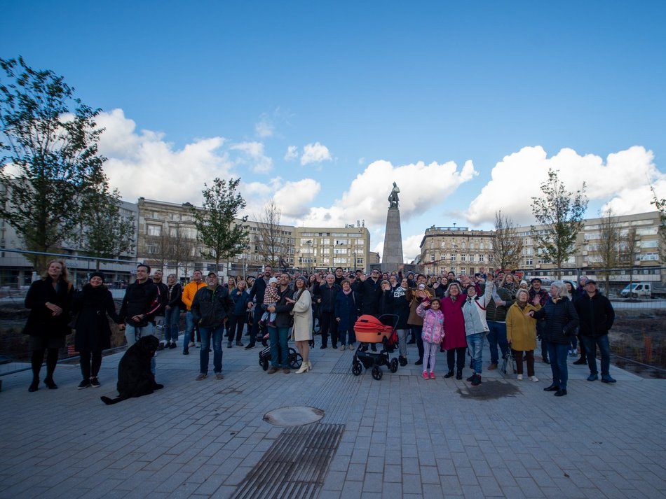 Odsłonięcie pomnika na placu Wolności