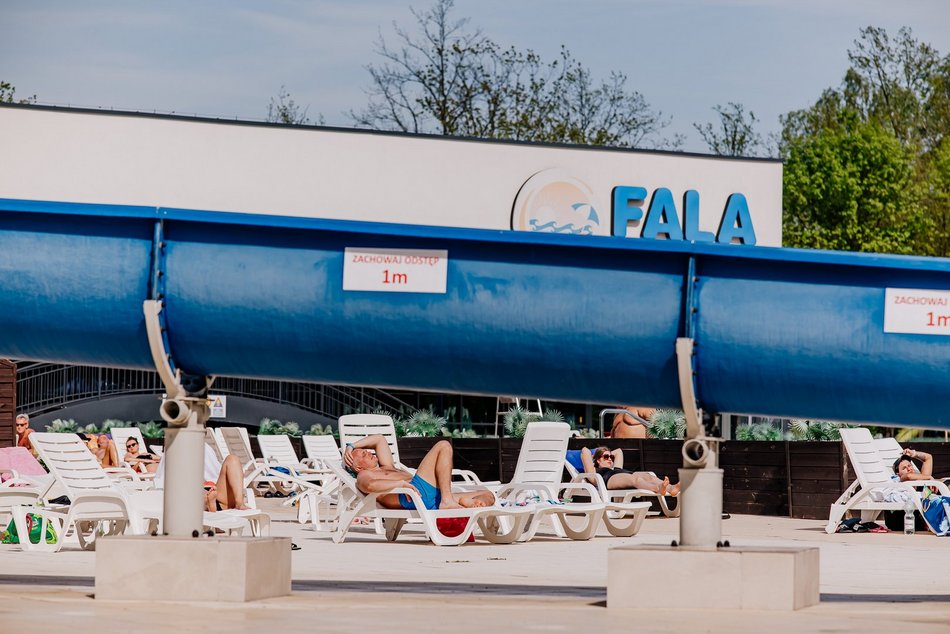 Aquapark Fala w majówkę - baseny zewnętrzne, zjeżdżalnia kamikaze