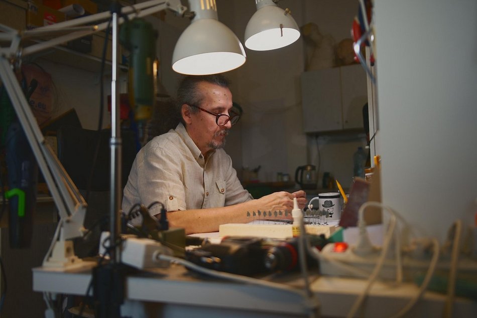 W Łodzi powstają lalki do filmu animowanego „Jeleń”. To opowieść o pięknie i kruchości natury