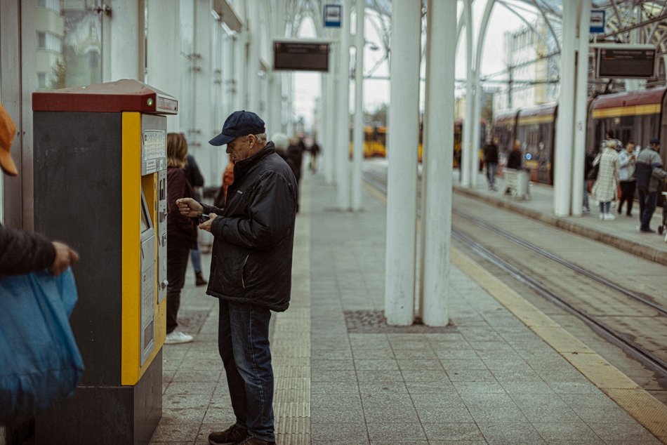 Łódź. Darmowe MPK Łódź dla seniorów. Kiedy przysługują zniżki i ulgi?