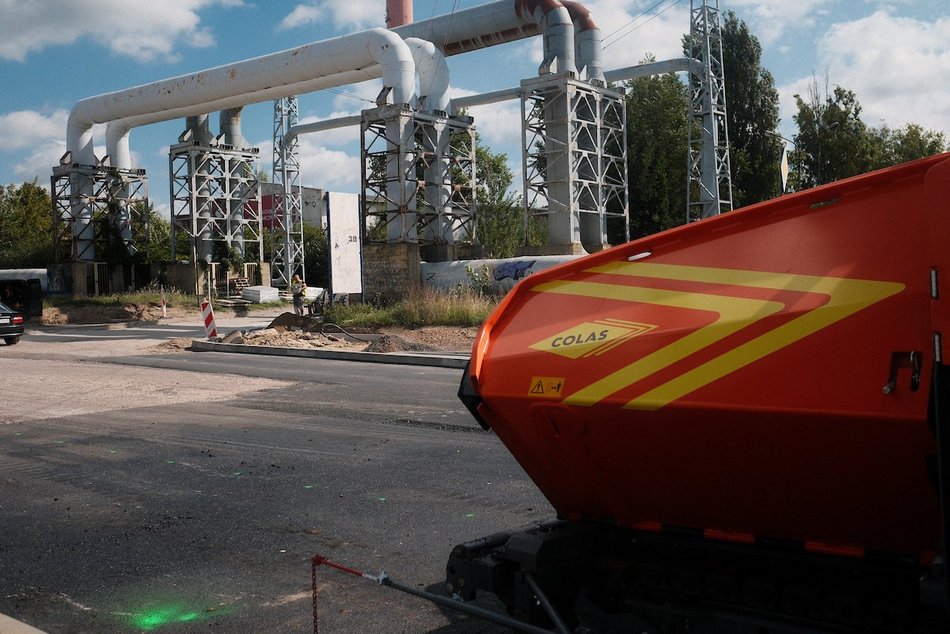 Remont Puszkina w Łodzi dobiega końca. Drogowcy kończą układać nową jezdnię