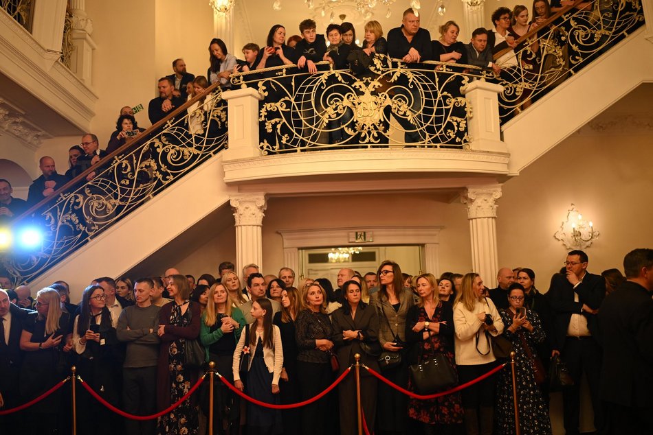 Studniówka III LO w Łodzi. Szyk i elegancja w Białym Pałacu