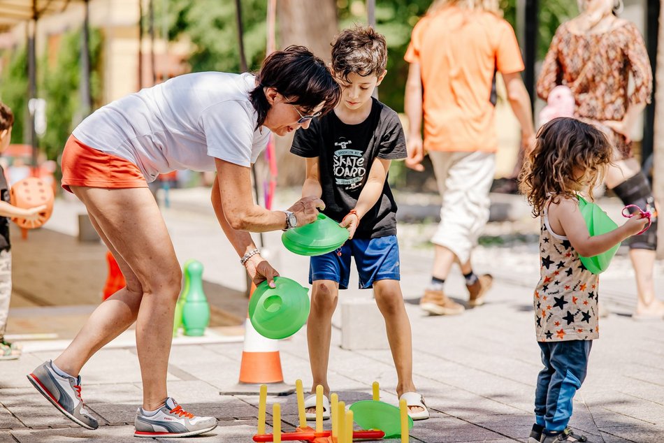 Piknik w pasażu Majewskiego przy Włókienniczej