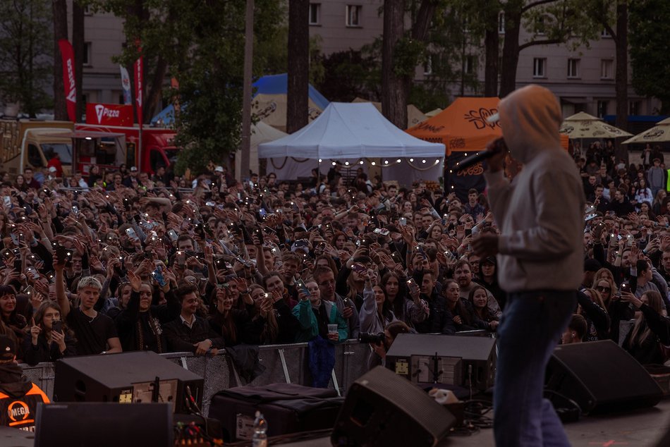 Łódź. Juwenalia 2025 w Łodzi. Tymek i Happysad zagrali na Lumumbowie!