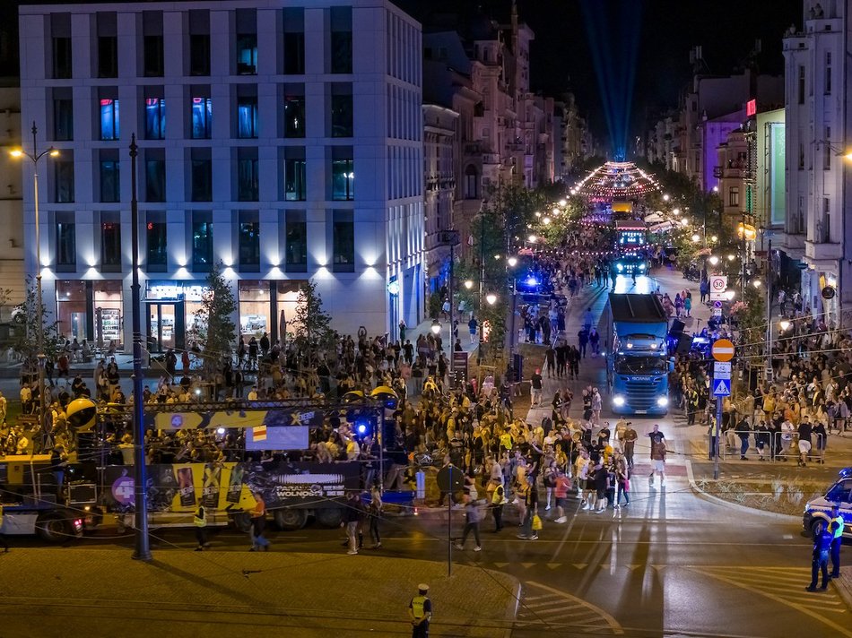 Łódź. To dopiero widok! Największy pochód w historii Parady Wolności w Łodzi z lotu ptaka!