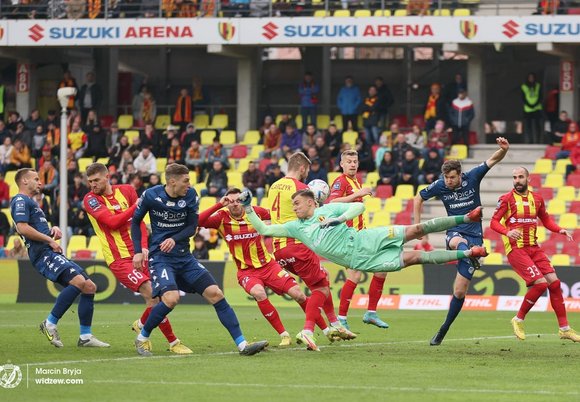 Widzew Łódź pokonuje Koronę Kielce. Co to był za szalony mecz!