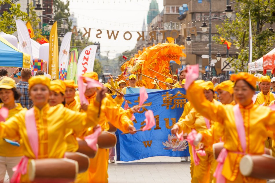 Chińska parada Falun Dafa na ul. Piotrkowskiej