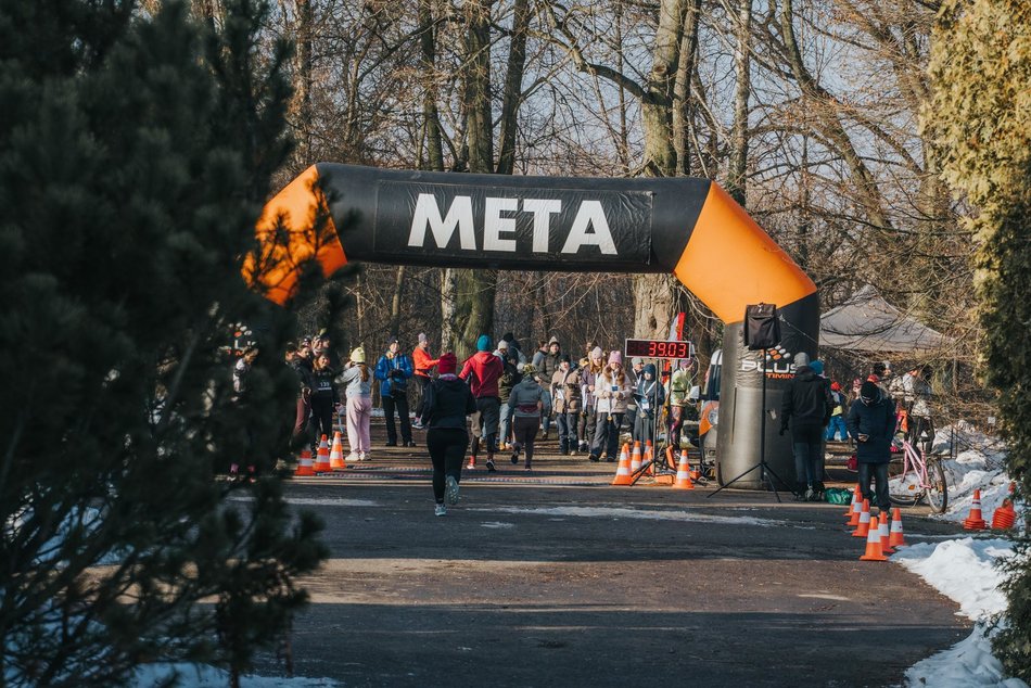 Botaniczna Piątka w Ogrodzie Botanicznym w Łodzi. Galeria z mroźnego biegu