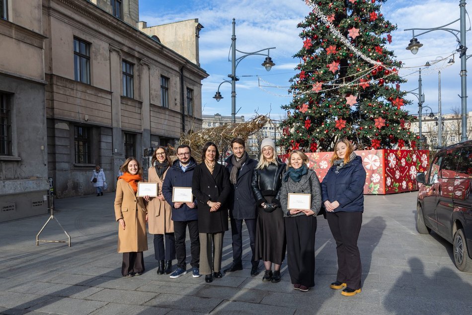 Łódź. Nowe drzewa na Piotrkowskiej w Łodzi. To także zasługa łódzkiego biznesu!