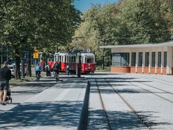 Łódź. Łódzkie Linie Turystyczne przyciągają tłumy. Kultowe pojazdy MPK Łódź znów hitem podróżnych!