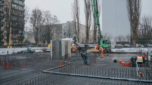 Rewolucja mieszkaniowa na Bałutach w Łodzi. Przy Młynarskiej widać już pierwsze fundamenty