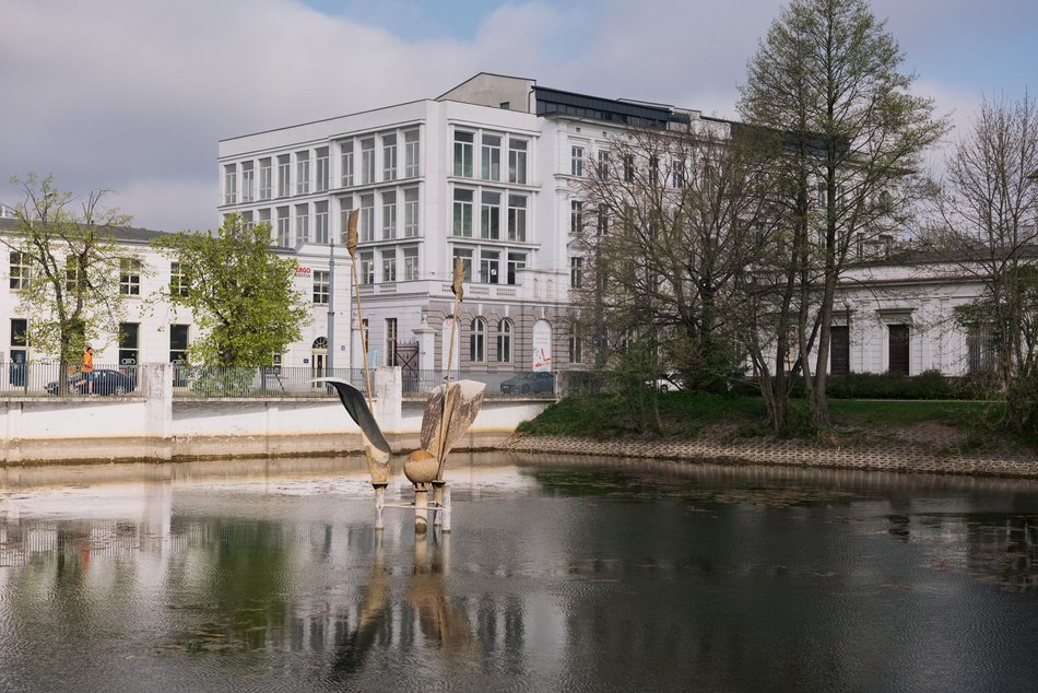 Łódź. Demontują fontannę w Parku Reymonta