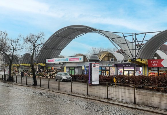 Widok na halę targową Górniak