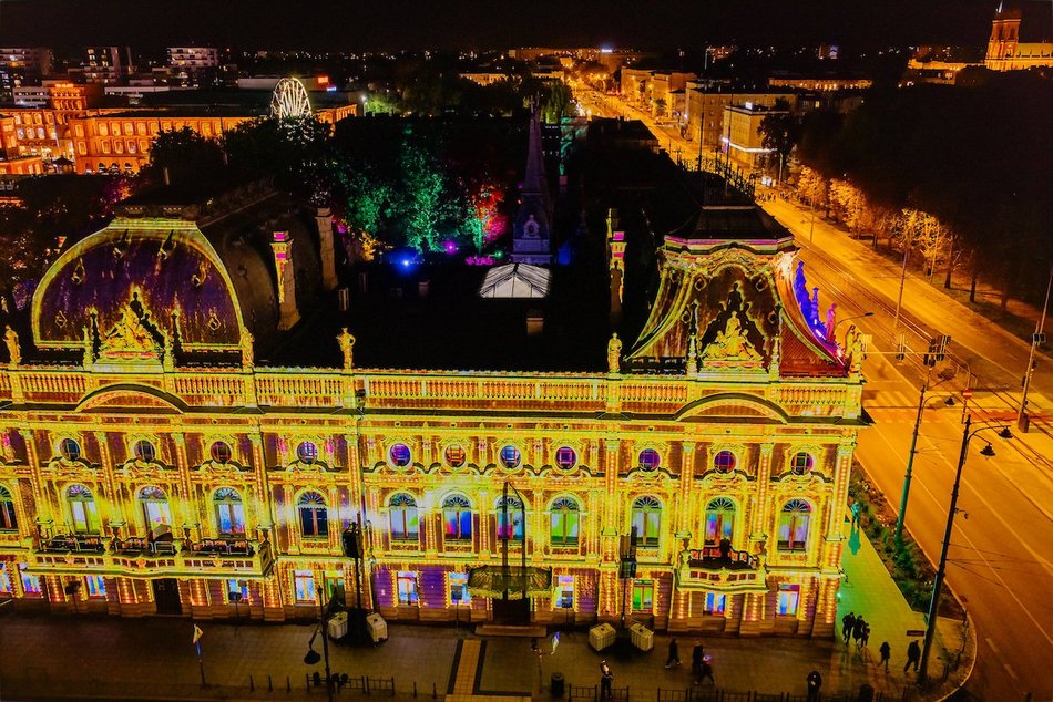 Łódź. Po prostu magia! Pałac Poznańskich zachwyca na Light Move Festival 2025