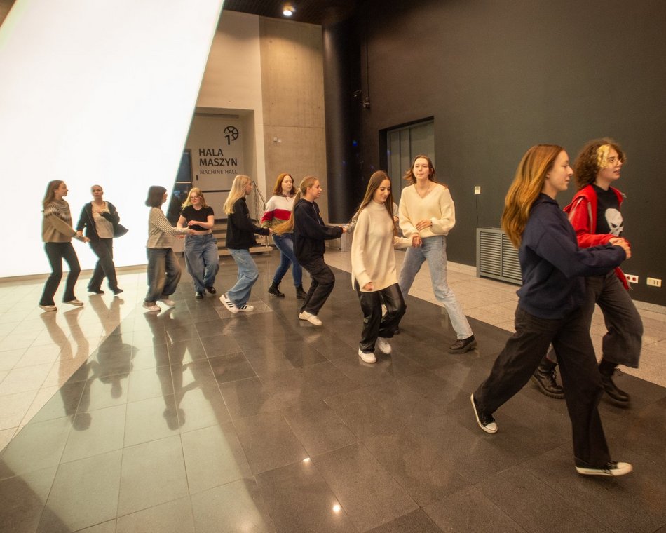 EC1 Łódź - belgijkę tańczą licealiści z II LO, III LO i XI LO