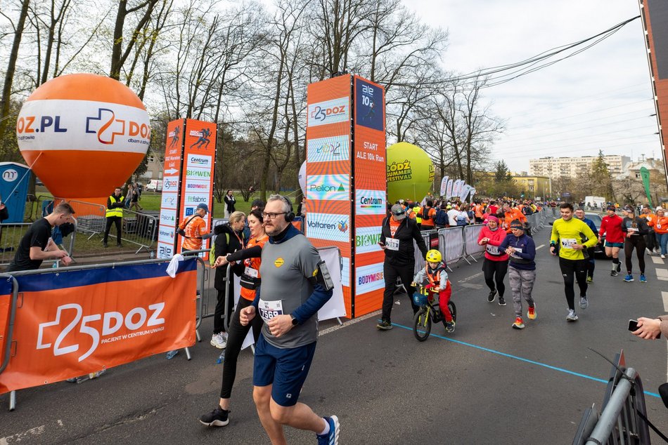 Łódź. DOZ Maraton Łódź 2026. Brałeś udział w biegu na 10 km? Znajdź się na zdjęciach!