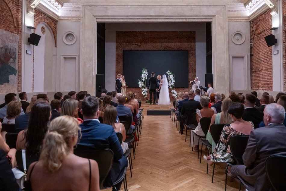 Łódź. Niezwykły ślub w Grand Hotelu w Łodzi. Para młoda wylicytowała go na aukcji WOŚP