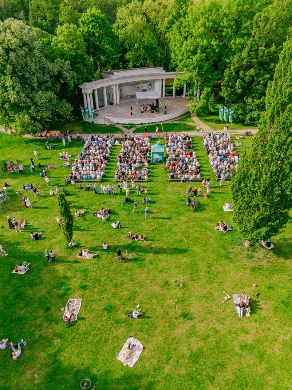 Łódź. Wyjątkowy koncert w parku Julianowskim. Uczczono 80-lecie Akademii Muzycznej w Łodzi