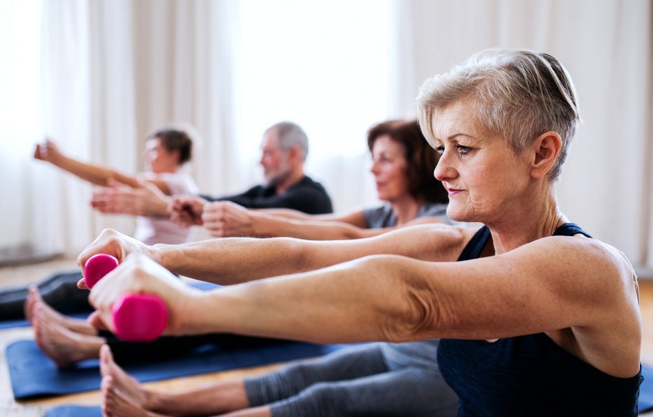 Łódź. Seniorzy na zajęciach z pilates