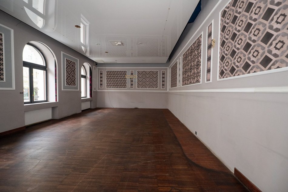 Łódź. Piotrkowska 77 w Łodzi. Kamienica na sprzedaż. Wnętrza i z zewnątrz