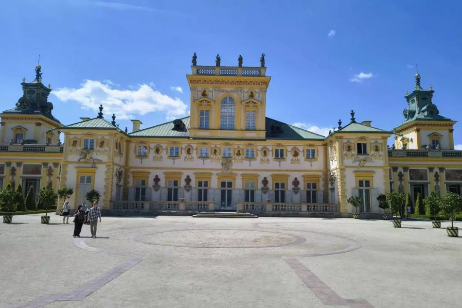 Łódź. Wycieczki z PTTK Łódź. Królewski Wilanów, perły Lubelszczyzny, weekendowe Mazury i więcej