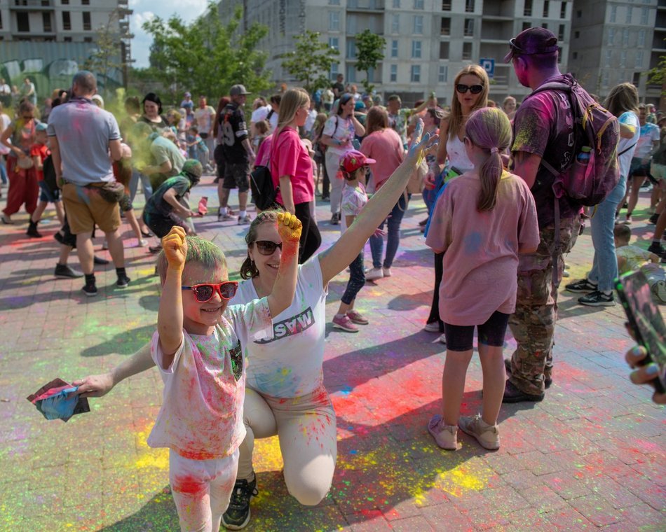 Łódź. Święto Kolorów w Ogrodach Geyera w Łodzi. Świetna zabawa i mnóstwo uśmiechu