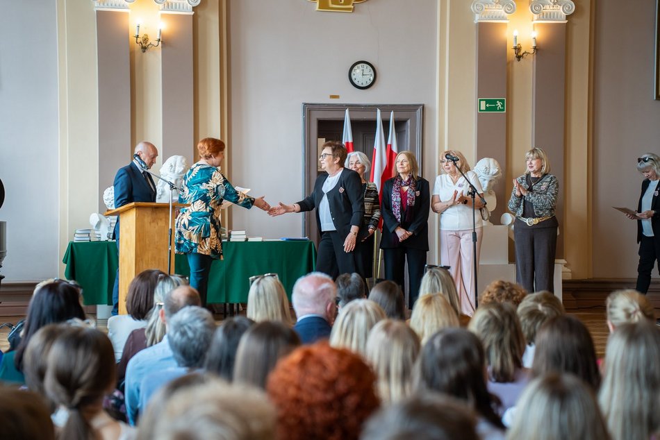 Łódź. Zakończenie roku szkolnego w III Liceum Ogólnokształcącym w Łodzi