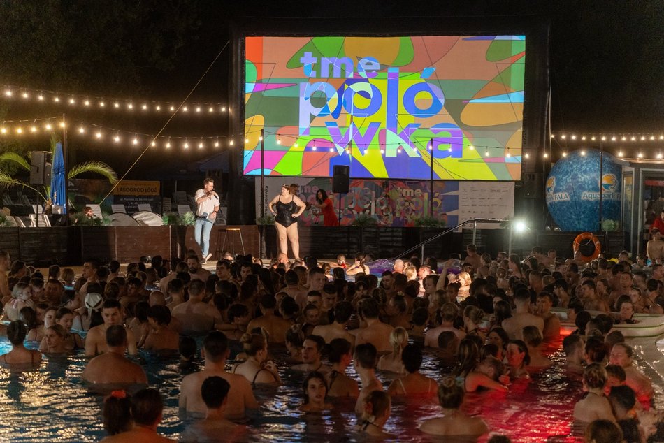 Nocne Pływanie w Aquaparku Fala