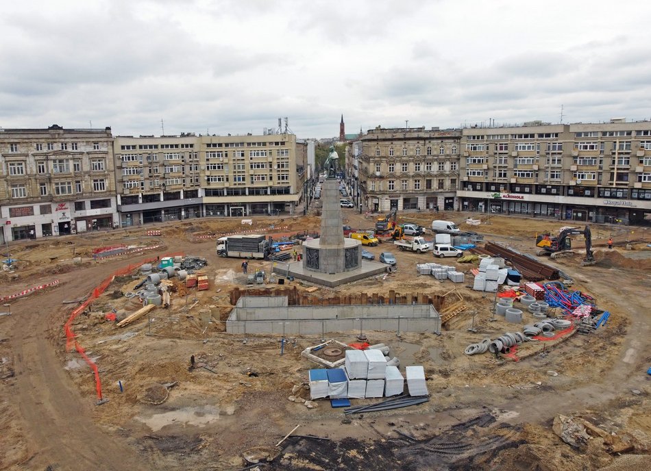 Remont placu Wolności. Sprawdzamy, jak postępują prace.