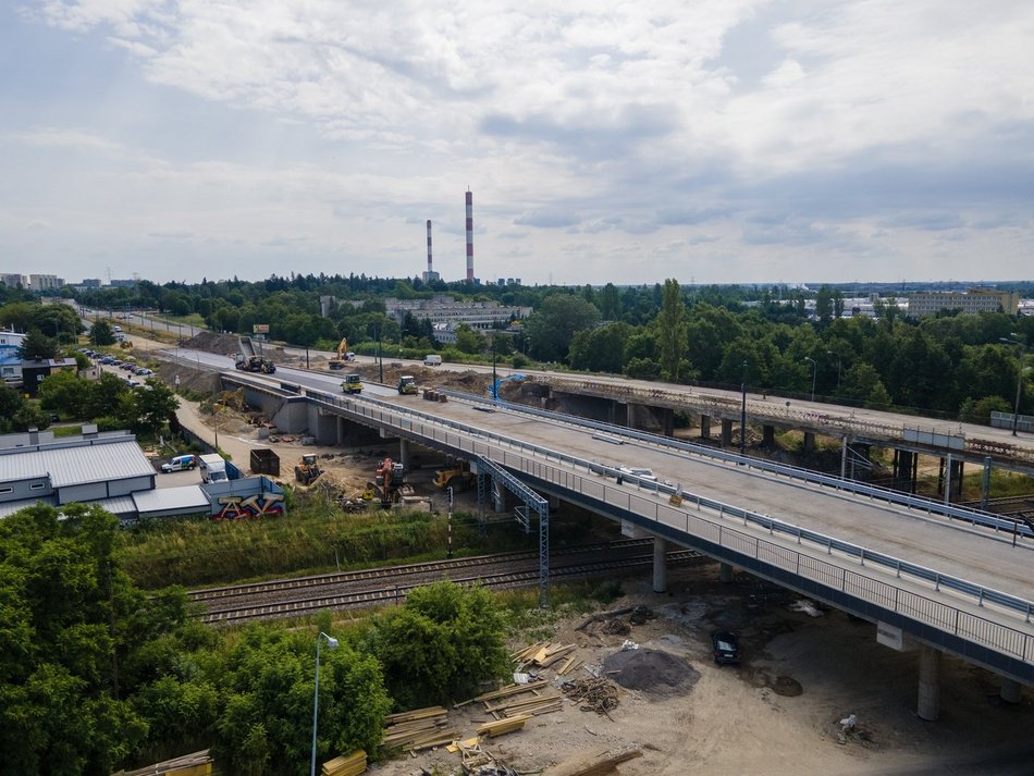 Remont Przybyszewskiego - wiadukty i remontowana ulica z lotu ptaka