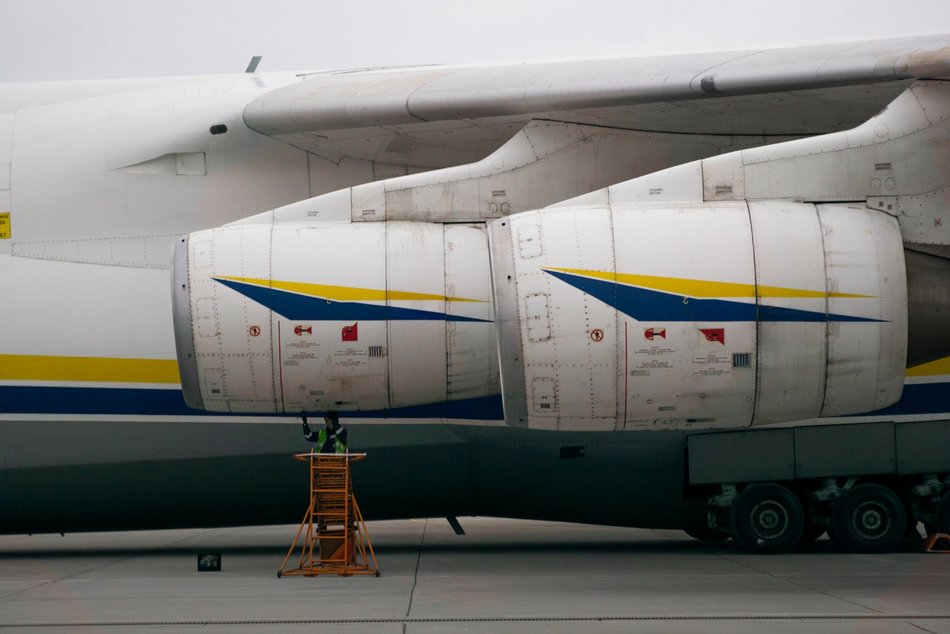 Największy samolot cargo na świecie wylądował na lotnisku w Łodzi