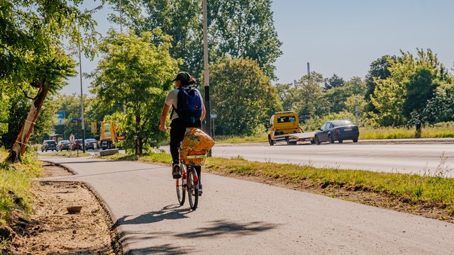 Nowa droga rowerowa na Retkini. Budowa na Maratońskiej to początek dużych zmian na Polesiu [ZDJĘCIA]