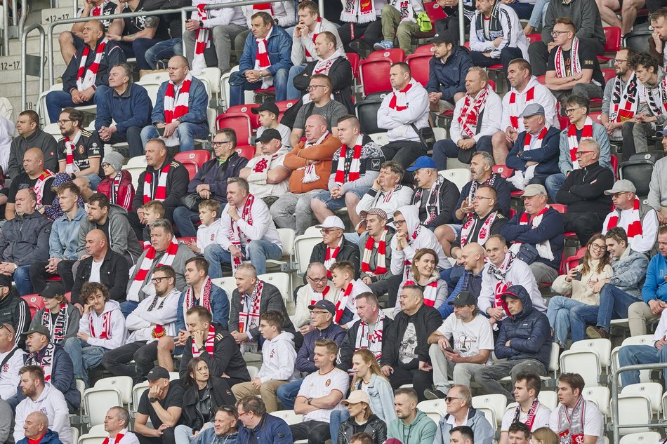 Kibice ŁKS Łódź na meczu z Radomiakiem Radom