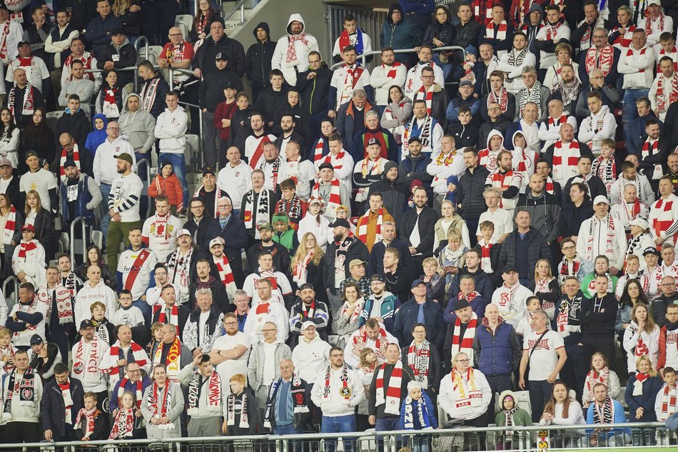 Kibice na meczu ŁKS Łódź - Wisła Kraków. Tłumy na trybunach
