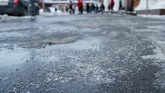 Uwaga kierowcy i piesi! Nadciąga gołoledź. Ostrzeżenie dla Łodzi